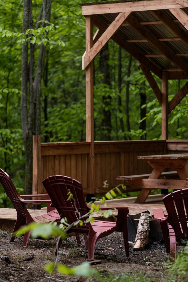 Embrace Nature in this Beautiful Tiny House with Fire Pit in Hatley, Quebec