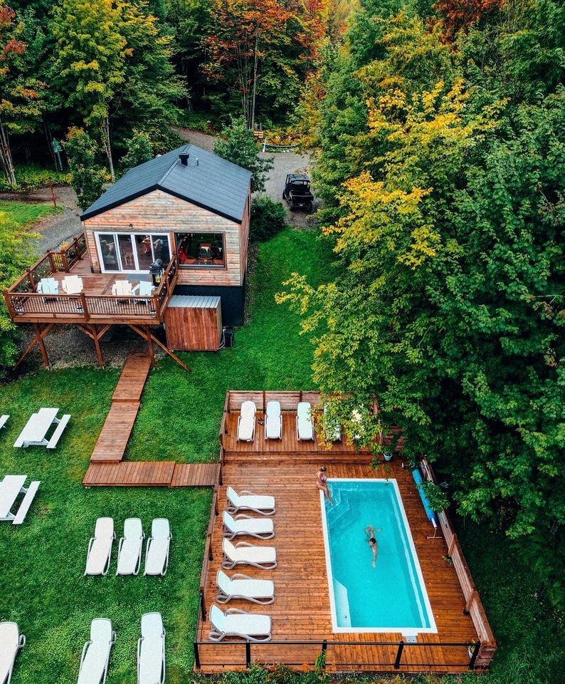 Spectacular Cabin with Barbecue and Fire Pit in Hatley, Quebec
