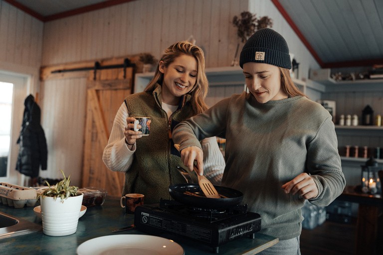 Cabins (Canada, Albert Mines, Quebec)