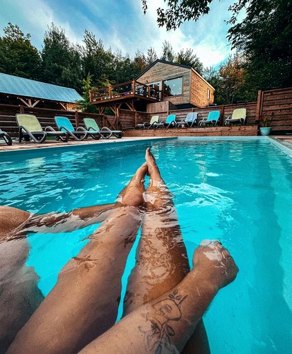 Cabins (Canada, Albert Mines, Quebec)