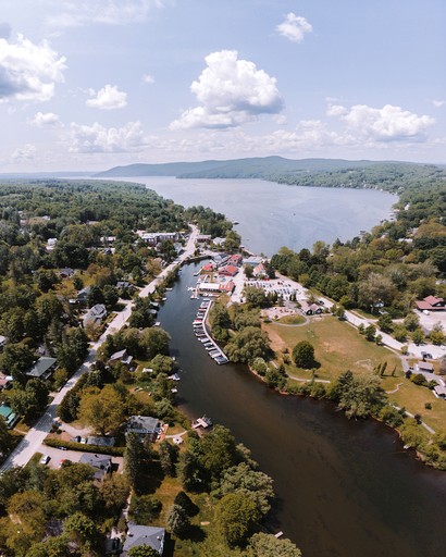 Cabins (Canada, Albert Mines, Quebec)