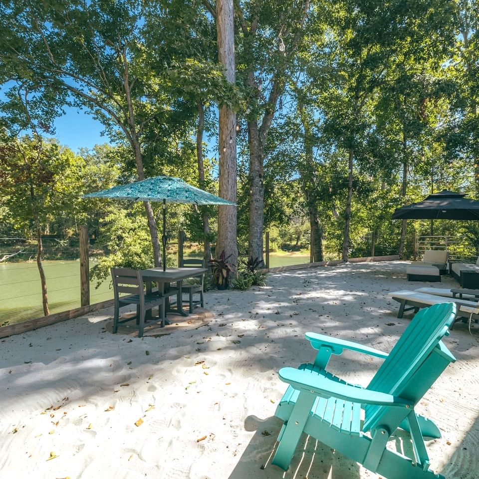 Gorgeous Dome with Fire Pit and Fireplace in Waynesboro, Tennessee