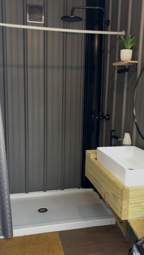 Domes (United States of America, Waynesboro, Tennessee)