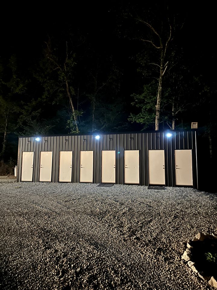 Gorgeous Dome with Fire Pit and Fireplace in Waynesboro, Tennessee