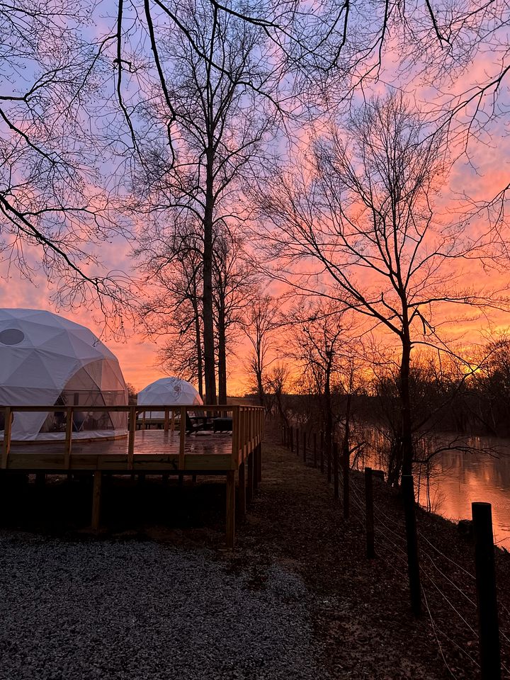 Gorgeous Dome with Fire Pit and Fireplace in Waynesboro, Tennessee