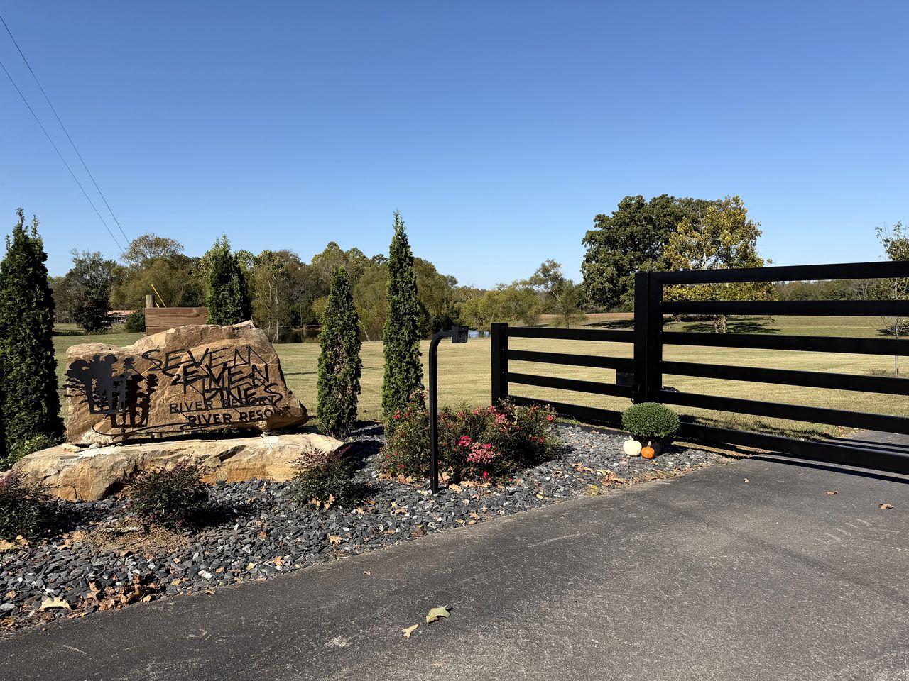 Gorgeous Dome with Fire Pit and Fireplace in Waynesboro, Tennessee