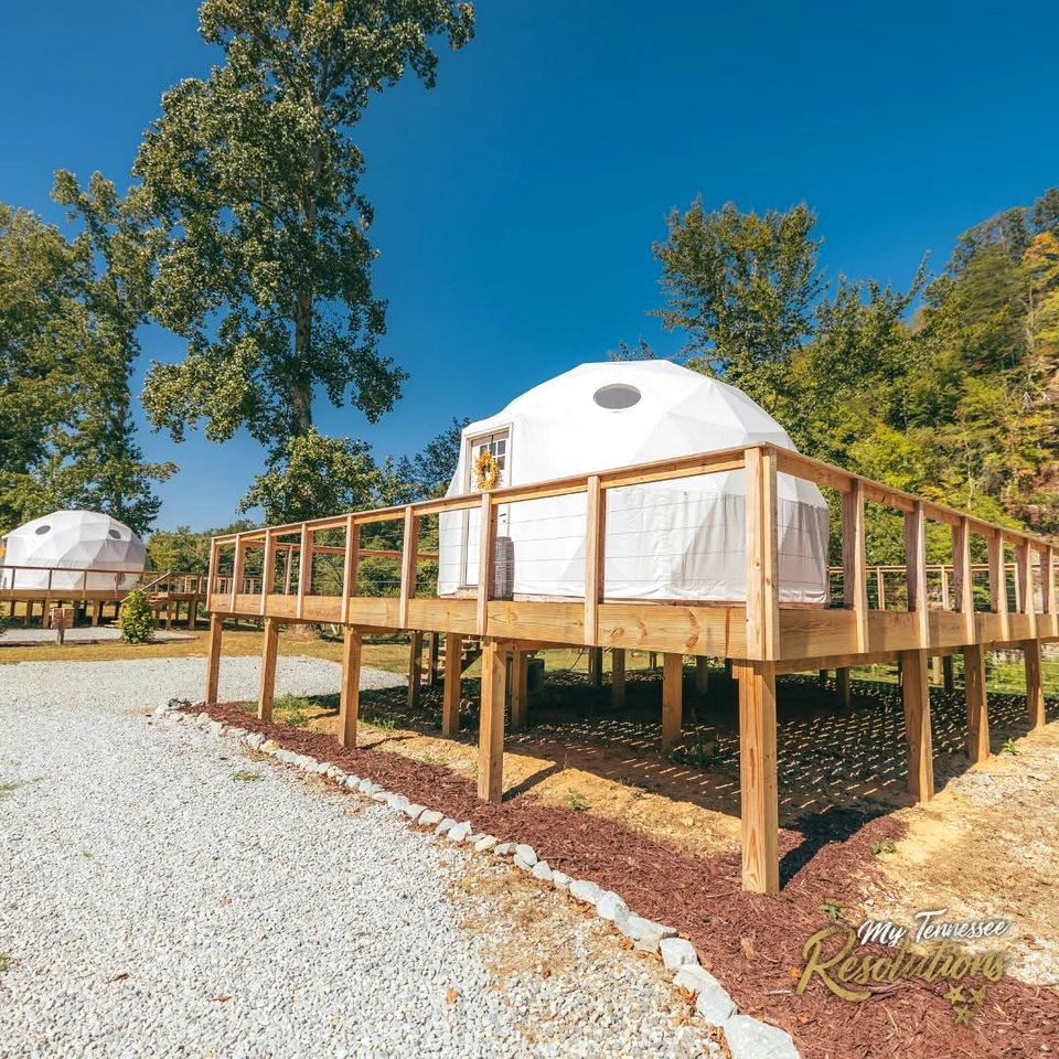 Gorgeous Dome with Fire Pit and Fireplace in Waynesboro, Tennessee
