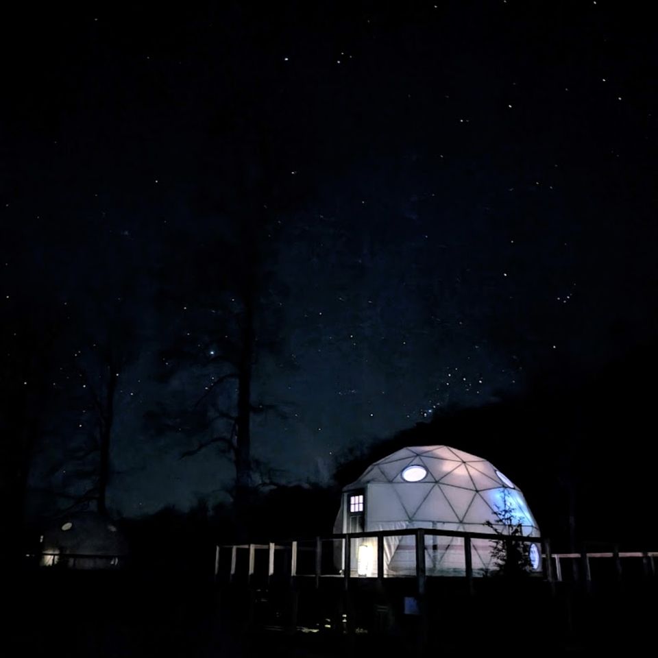 Gorgeous Dome with Fire Pit and Fireplace in Waynesboro, Tennessee