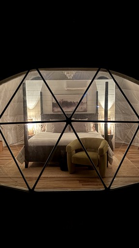 Domes (United States of America, Waynesboro, Tennessee)