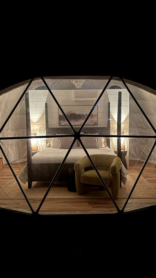 Domes (United States of America, Waynesboro, Tennessee)