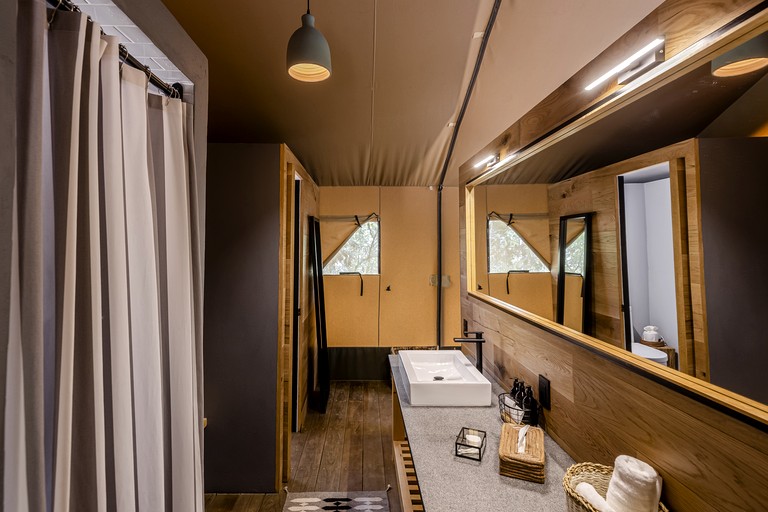 Safari Tents (Mexico, Valle de Bravo, State of Mexico)