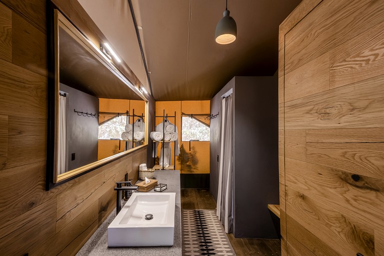 Safari Tents (Mexico, Valle de Bravo, State of Mexico)