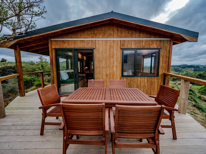Serene Off-Grid Lodge with Breathtaking Views in Rangiwahia, North Island