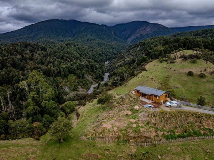 Cabins (New Zealand, Rangiwahia, North Island)