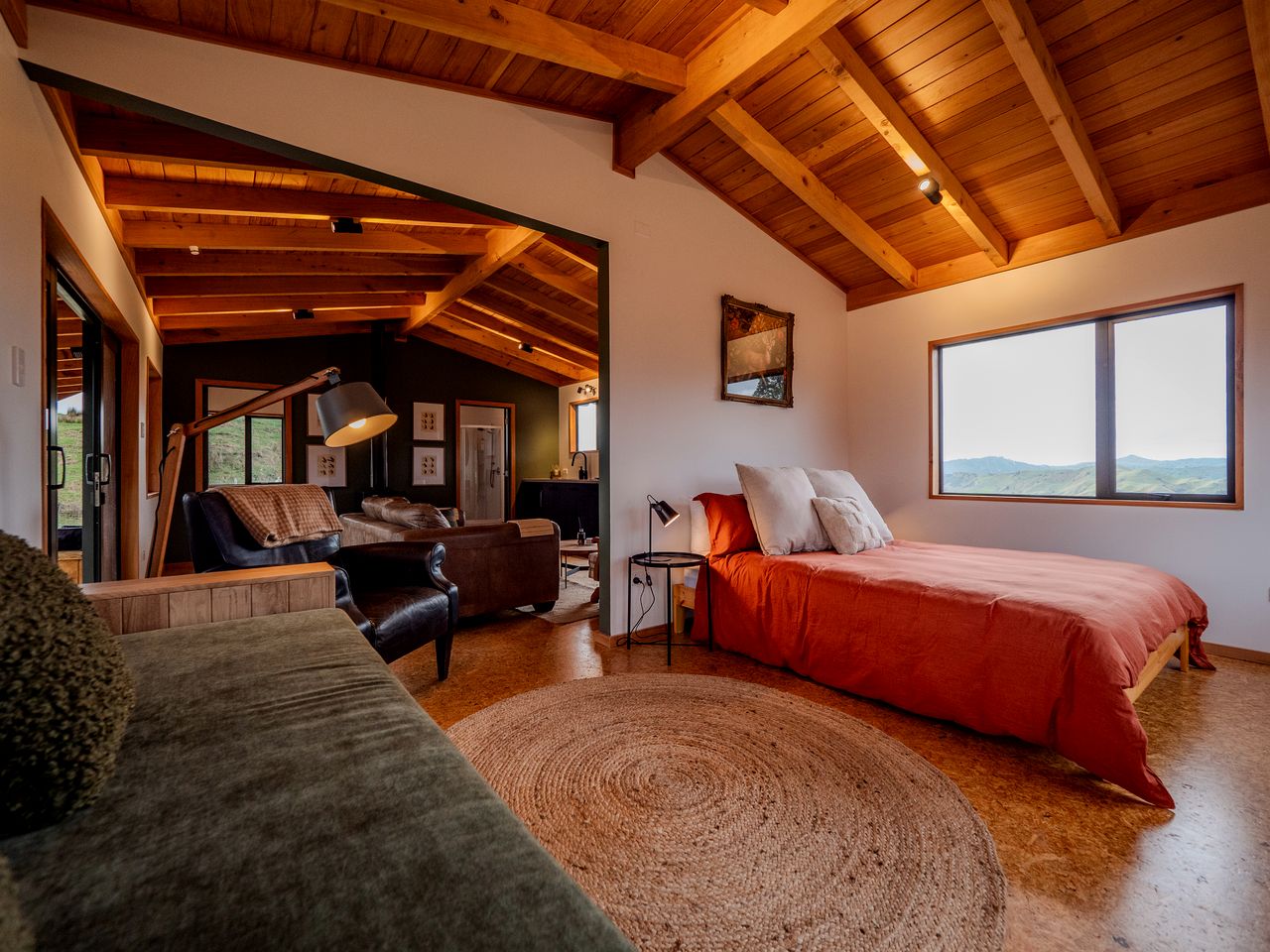 Serene Off-Grid Lodge with Breathtaking Views in Rangiwahia, North Island