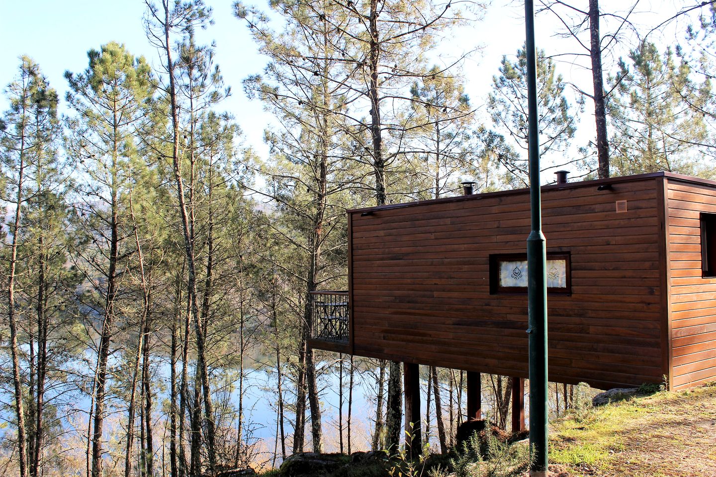 Incredible Luxurious Tree House Suspended Over the Lima River for an Unforgettable Escape in Nature in Northern Portugal