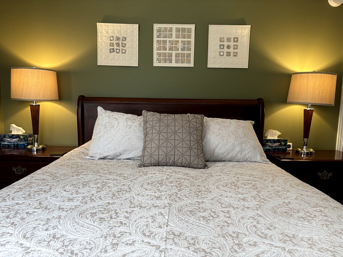 Elegant Vacation Rental with Breakfast Included in Erin, Ontario