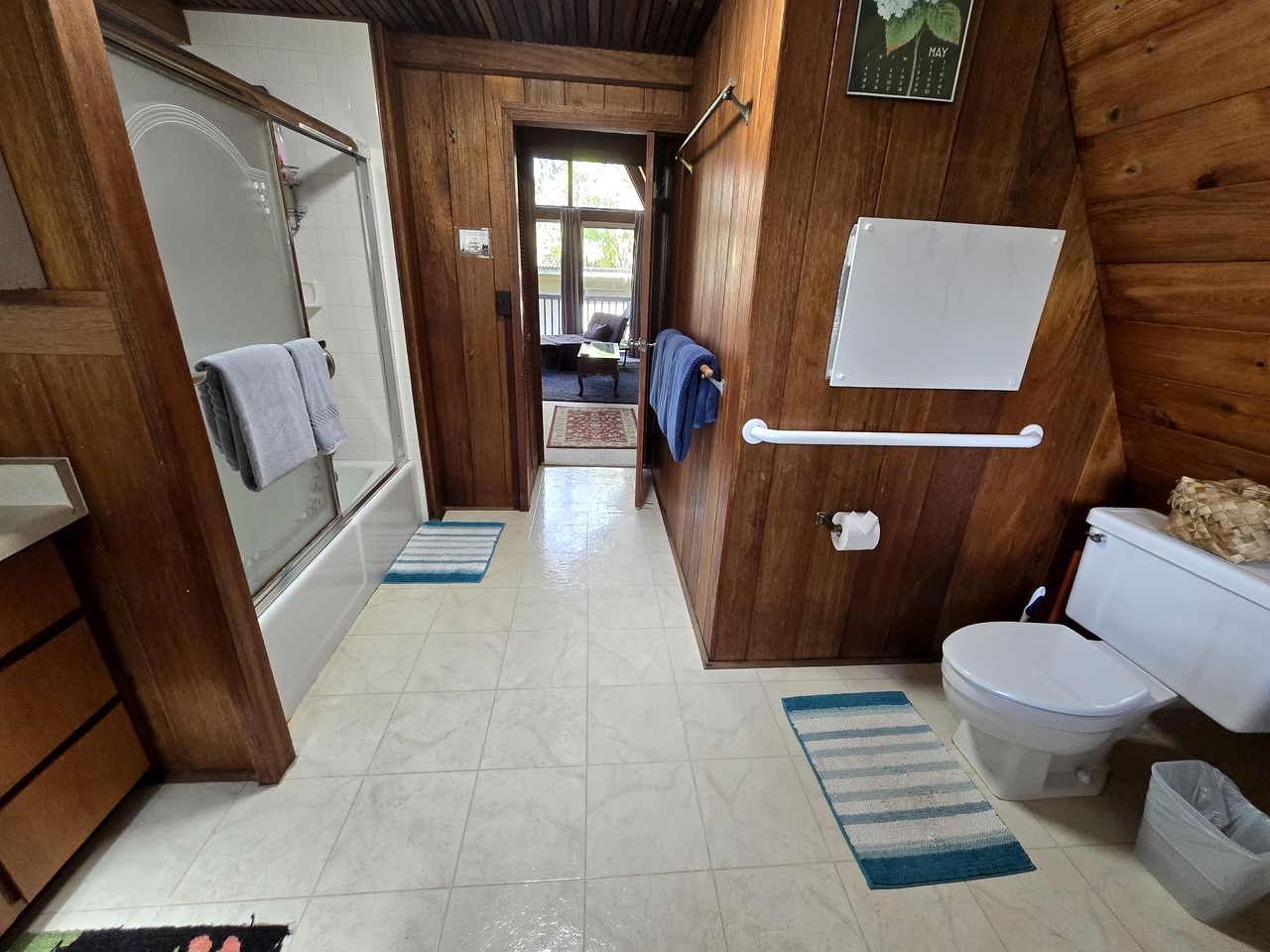 Amazing A-Frame Cottage with Hot Tub Access in Volcano, Hawaii