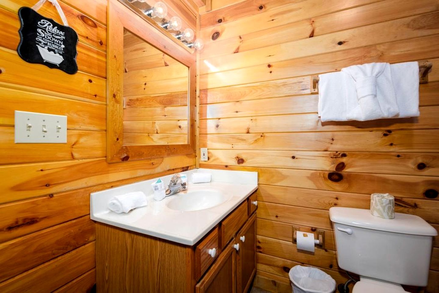 Charming Log Cabin Perfect for Families in Sevierville, Tennessee