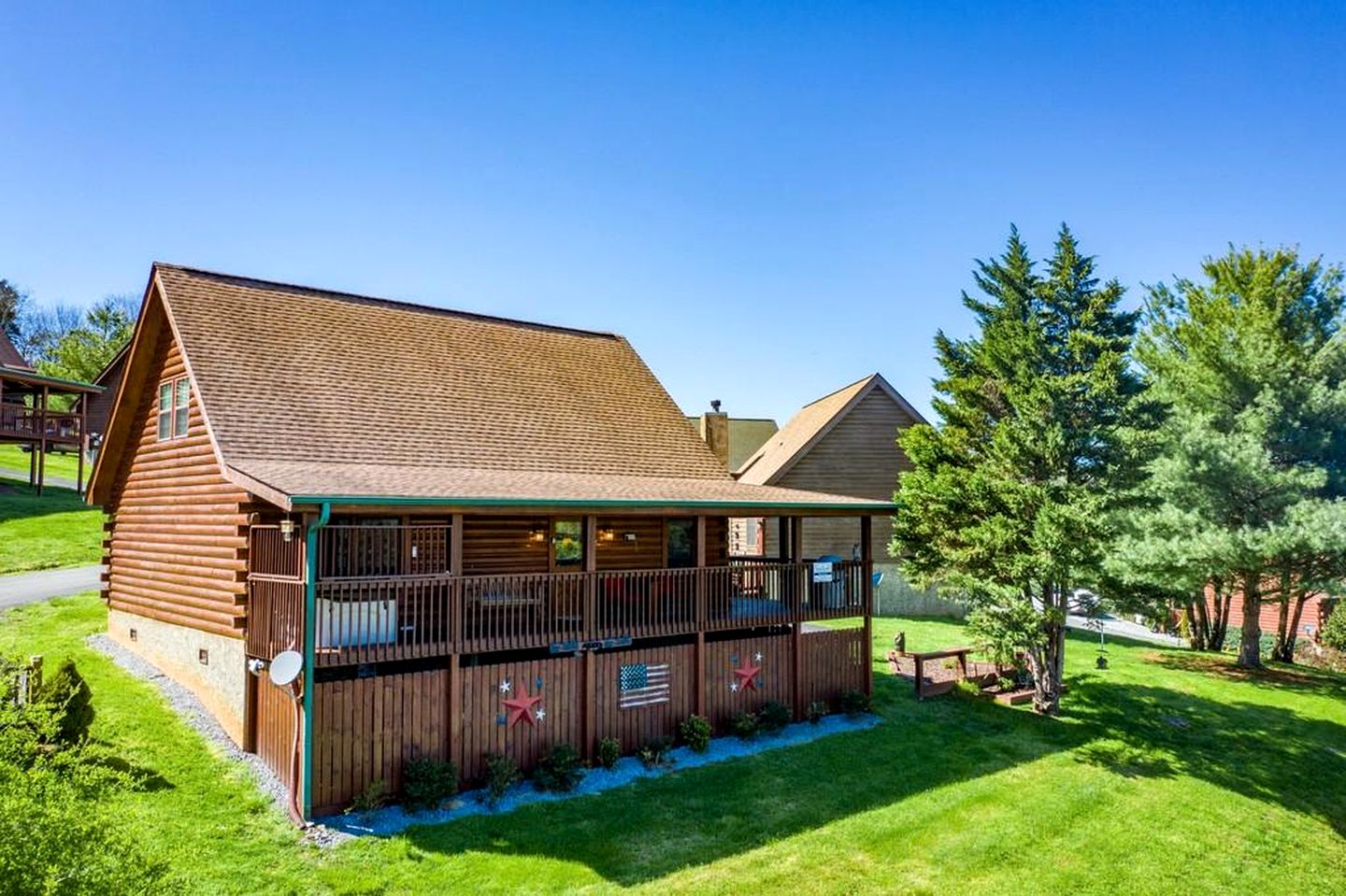 Charming Log Cabin Perfect for Families in Sevierville, Tennessee