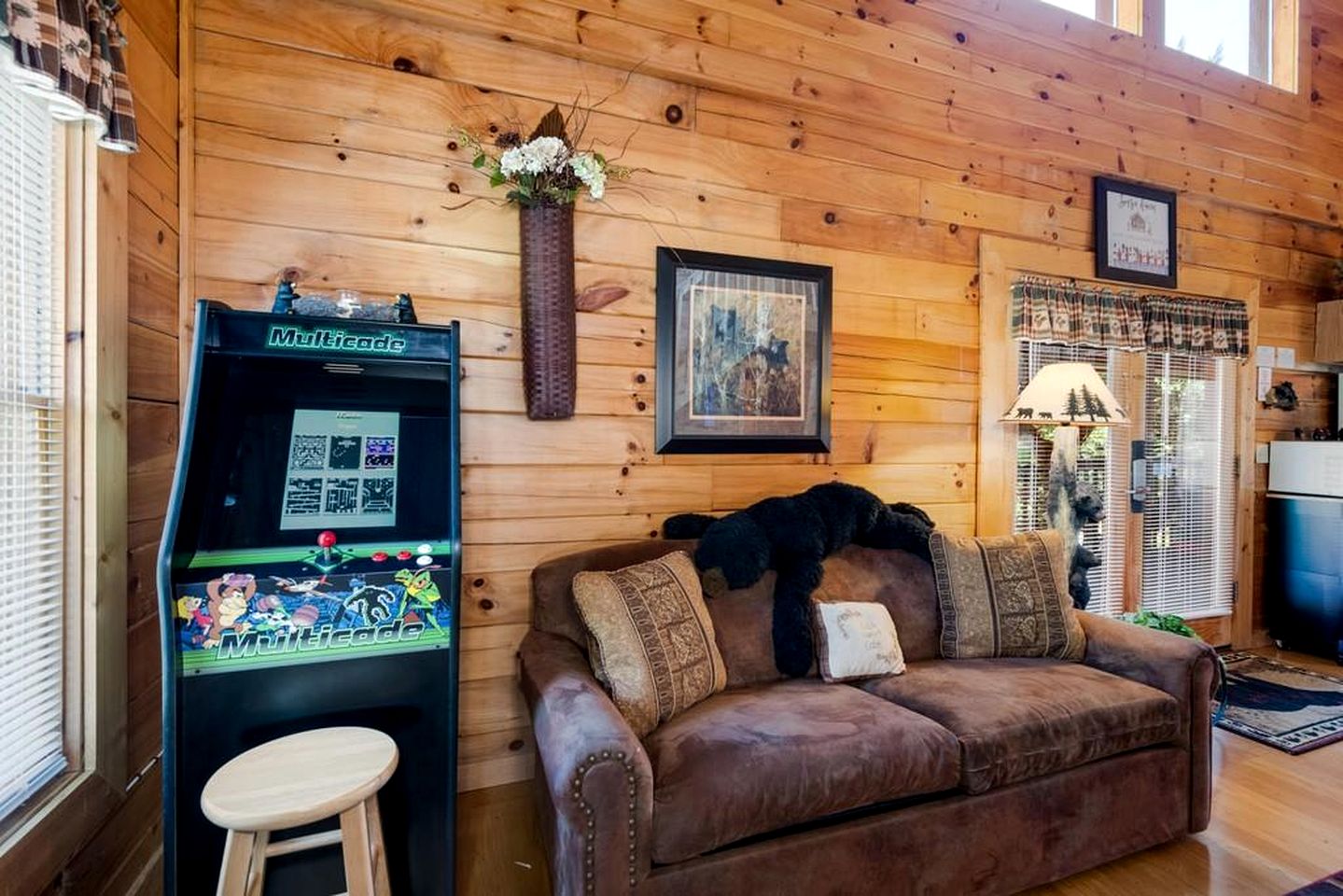 Charming Log Cabin Perfect for Families in Sevierville, Tennessee