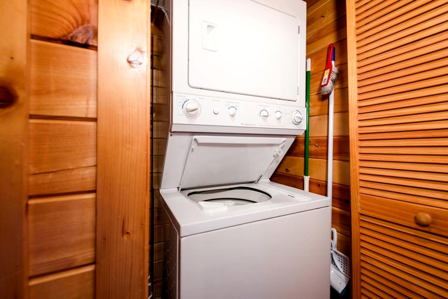 Charming Log Cabin Perfect for Families in Sevierville, Tennessee