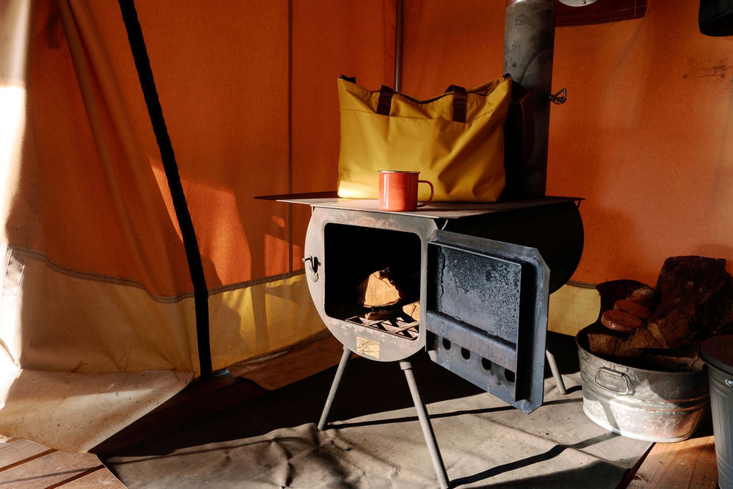 Amazing Safari Tent Nestled in the Trees in Kings Mountain, California
