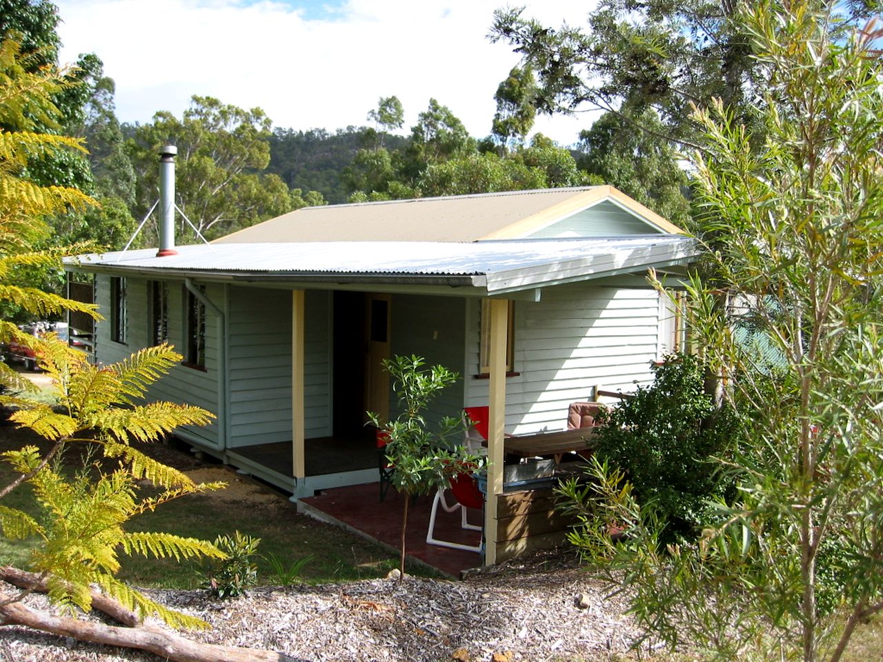 Rustic Cabin in the Scenic Rim Region of Queensland, with Easy Access to Mt. Barney National Park