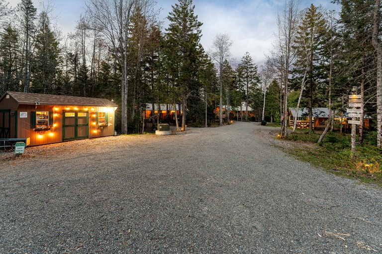 Safari Tents (United States of America, Bar Harbor, Maine)