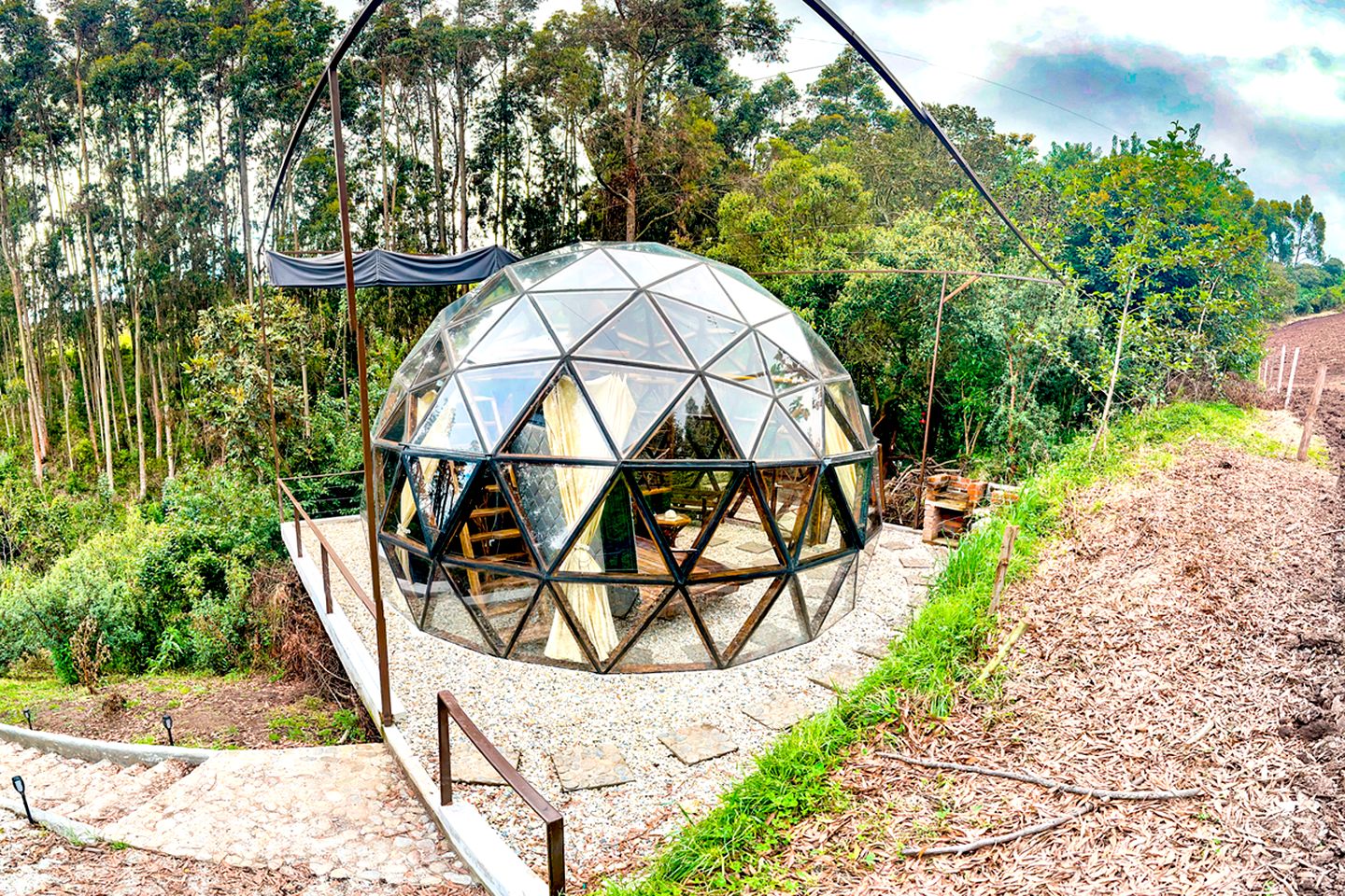 Enchanting Glamping Dome with Jacuzzi & Stargazing Views in Carchi, Ecuador