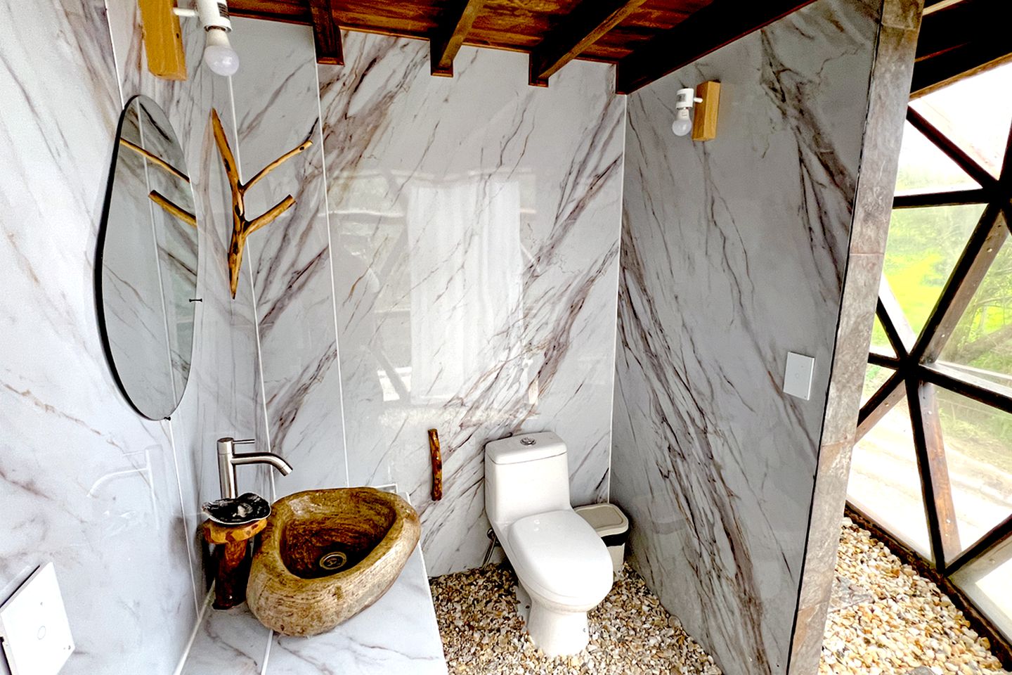 Enchanting Glamping Dome with Jacuzzi & Stargazing Views in Carchi, Ecuador