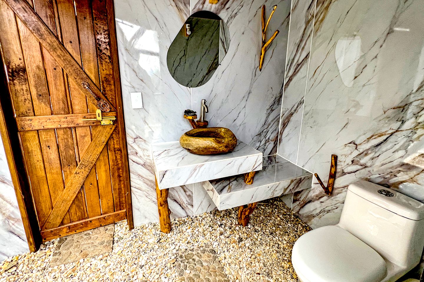 Enchanting Glamping Dome with Jacuzzi & Stargazing Views in Carchi, Ecuador