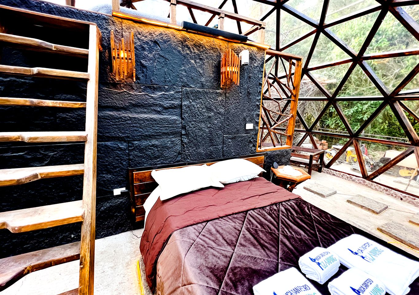 Enchanting Glamping Dome with Jacuzzi & Stargazing Views in Carchi, Ecuador