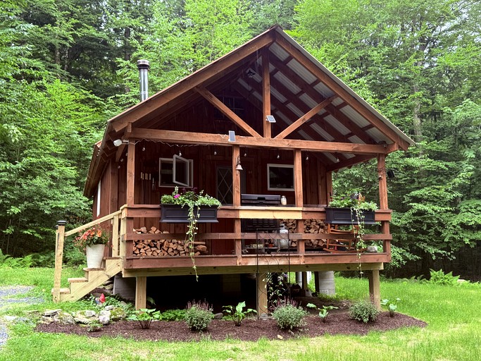 Cabins (United States of America, Sunderland, Vermont)