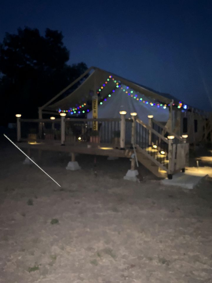 Cozy Safari Tent with Gorgeous Lake Views in Lone Oak, Texas