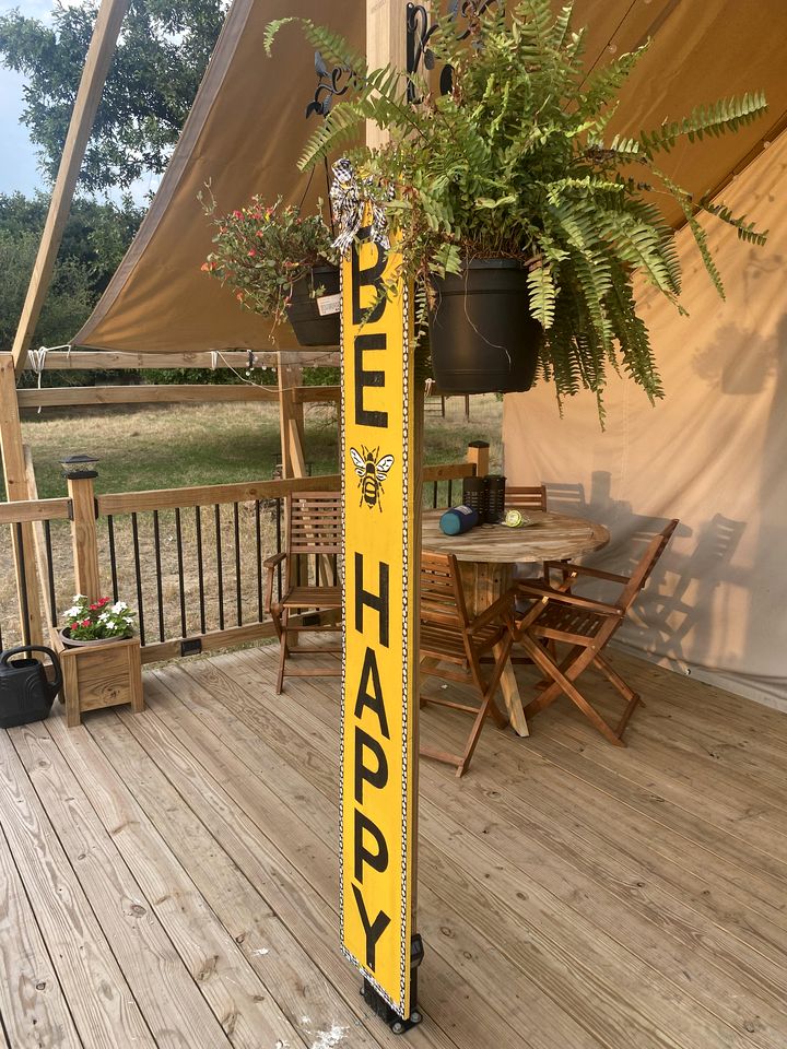 Cozy Safari Tent with Gorgeous Lake Views in Lone Oak, Texas