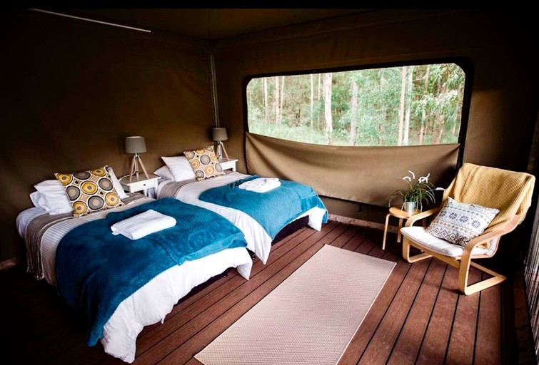 Safari Tents (Australia, --, --)