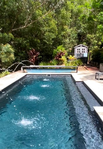 Safari Tents (Australia, --, --)