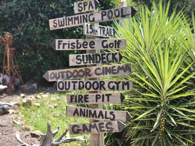 Safari Tents (Australia, --, --)