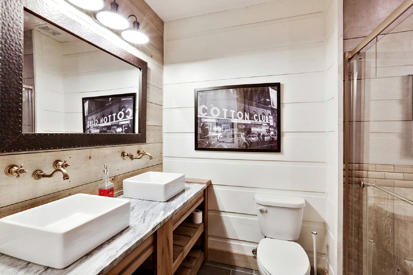 Incredible Lakeside Vacation Rental for Group Getaways in Cumming, Georgia