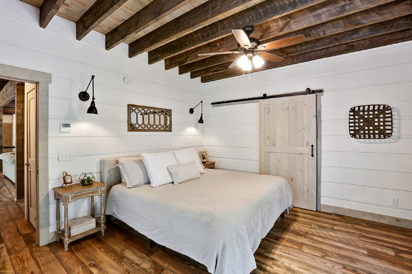 Incredible Lakeside Vacation Rental for Group Getaways in Cumming, Georgia