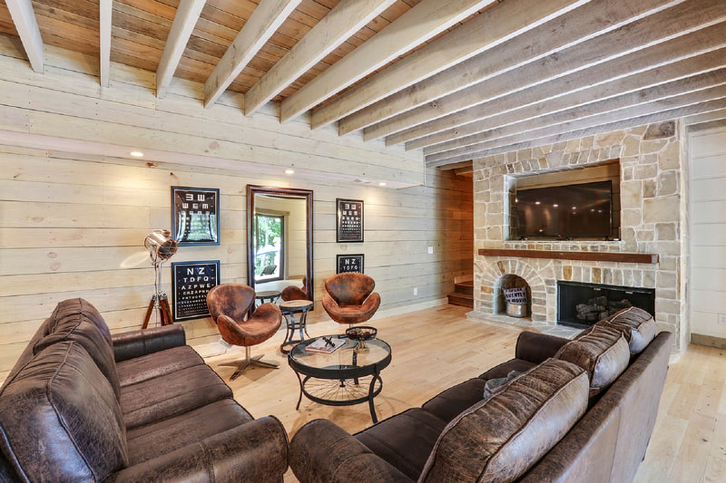 Incredible Lakeside Vacation Rental for Group Getaways in Cumming, Georgia