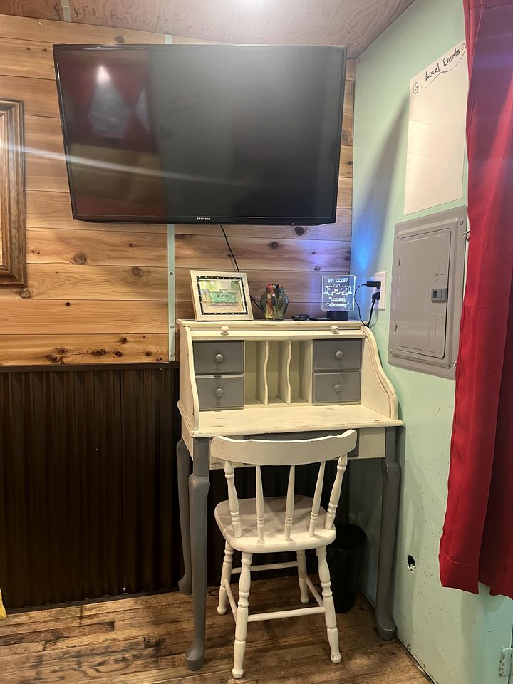 Incredible Remodeled Caboose, Pet-Friendly and Central to Outdoor Activities for an Amazing Family Getaway in Sandpoint, Idaho