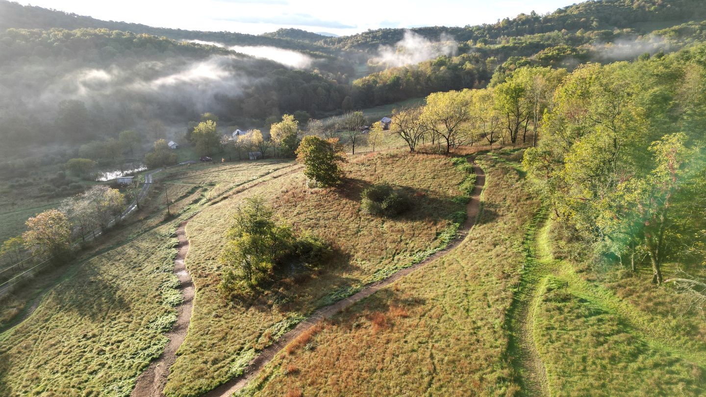 Off-Grid Cabin with Fire Pit and Trail Access Nestled in Nature in Sugar Grove, West Virginia