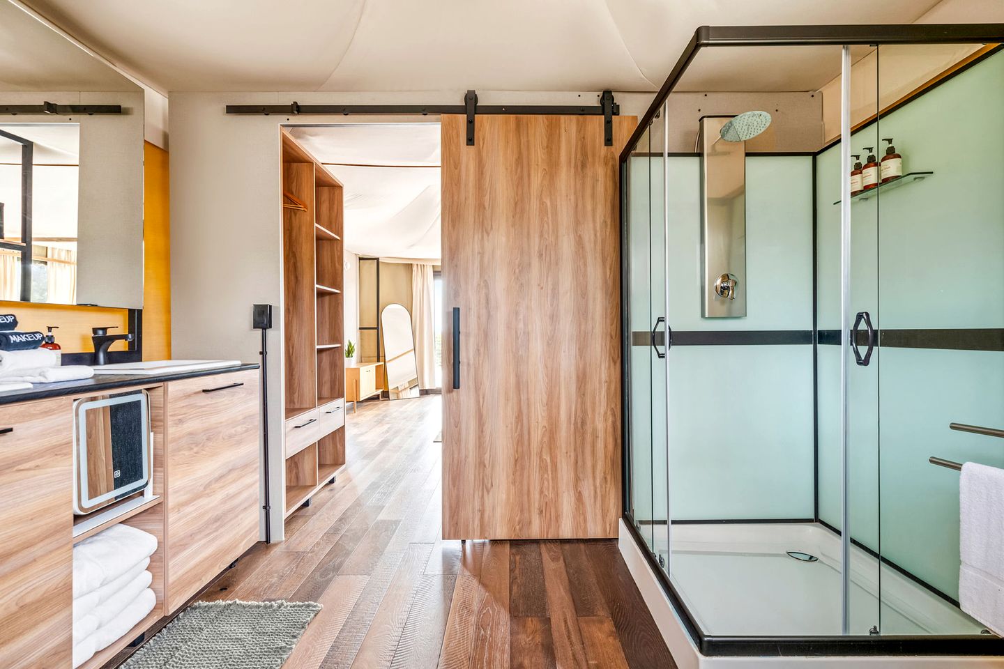 Gorgoeus Glamping Lodge with Spa-Like Bathroom for a Memorable Vacation in Nature in Stonewall, Texas