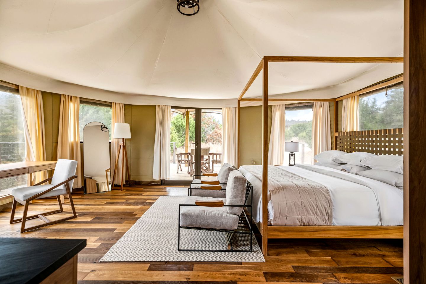 Gorgoeus Glamping Lodge with Spa-Like Bathroom for a Memorable Vacation in Nature in Stonewall, Texas