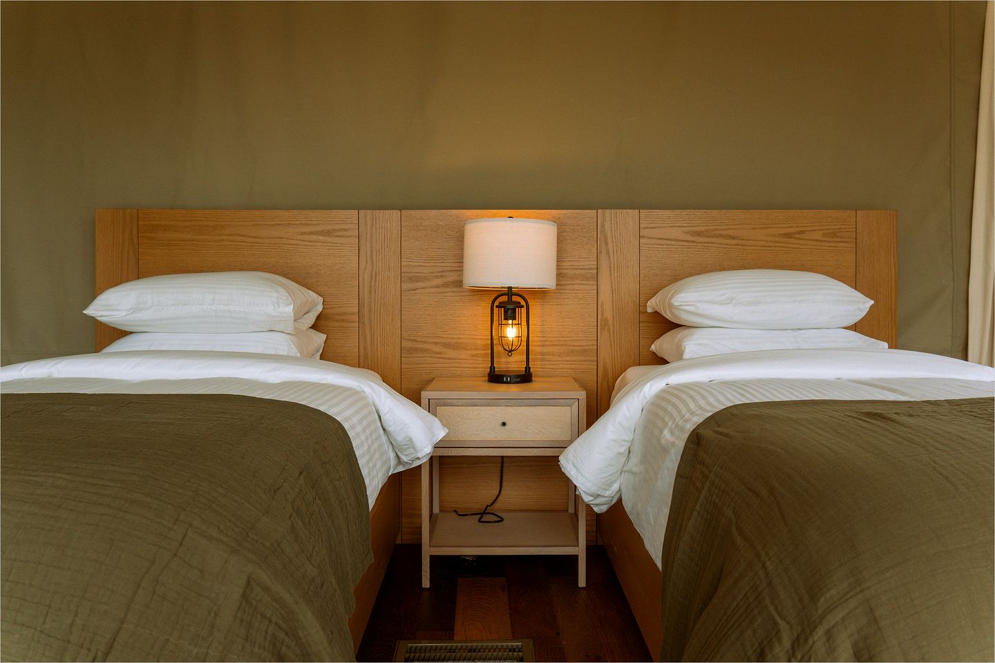 Gorgoeus Glamping Lodge with Spa-Like Bathroom for a Memorable Vacation in Nature in Stonewall, Texas