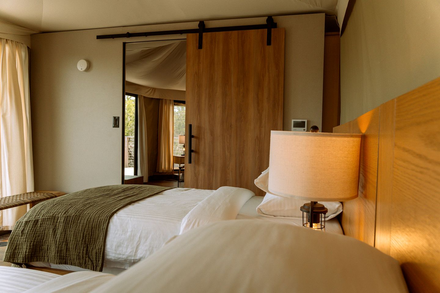 Gorgoeus Glamping Lodge with Spa-Like Bathroom for a Memorable Vacation in Nature in Stonewall, Texas