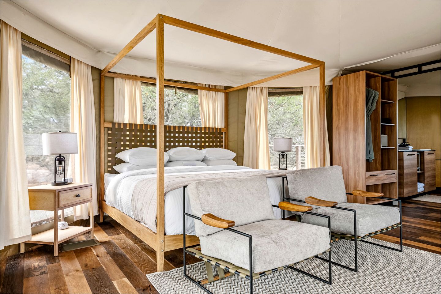 Tented Cabins (United States of America, Stonewall, Texas)