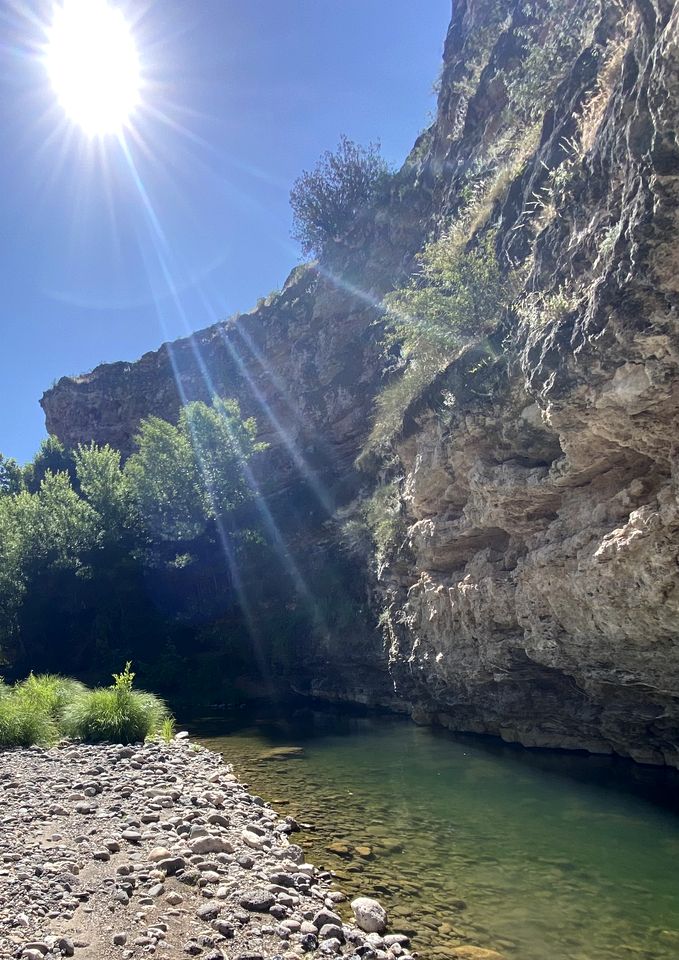 Cozy Creekside Cottage with Deck and Fire Pit in Camp Verde, Arizona